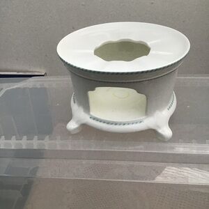 Villeroy & Boch Amado pattern porcelain pot warmer stand, made in Germany.